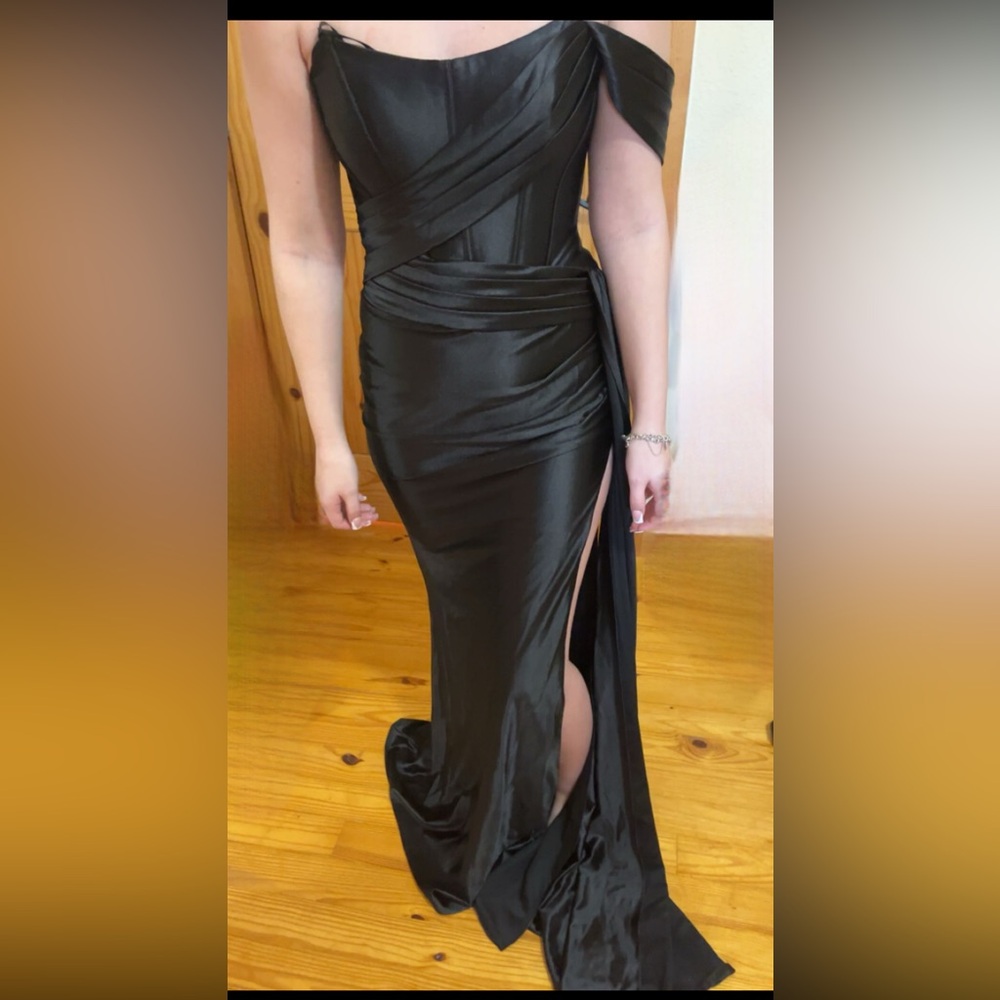 Off-the-Shoulder Black Satin Gown - Picture 3 of 3